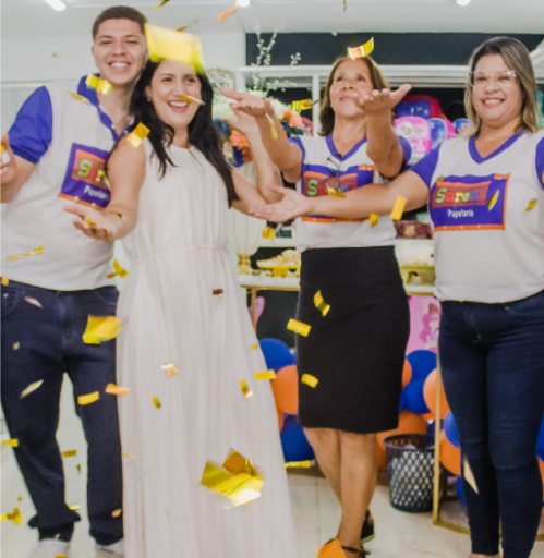 Foto da equipe da Papelaria Saron